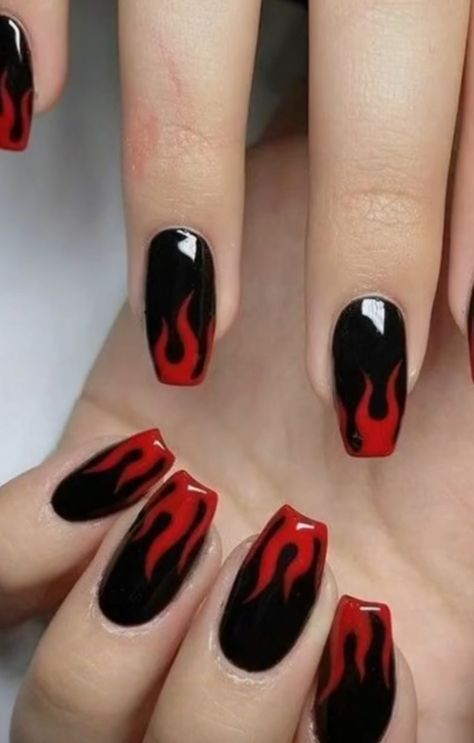 Fire Nails Designs Red, Red And Black Nails Aesthetic, Nail Fire Art, Red And Black Nails Short Simple, Black Flame Nail Designs, Flame Black Nails, Black And Red Gel Nails, Red And Black Flame Nails, Black Nails Flames