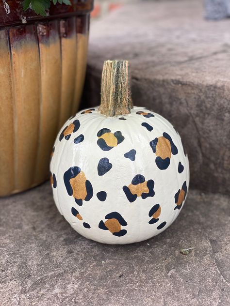 Cheetah Print Pumpkin Painting, Pumpkin Painting Cheetah Print, Pumpkin Painting Ideas Cheetah Print, Devil Pumpkin Painting, Little Pumpkin Painting Ideas Easy, Cheetah Pumpkin Painting, Cute Things To Paint On A Pumpkin, Ladybug Pumpkin Ideas, Pumpkin Painting Small Pumpkins