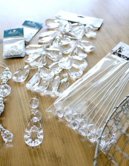 Turn those plastic crystals into a fabulous light fixture! #DIY #Lighting # Chandelier Chandelier Diy Crystal, Diy Drum Shade, Solar Chandelier, How To Make A Chandelier, Chandelier Diy, Chandelier Makeover, Diy Luminaire, Drum Shade Chandelier, Pendant Light Kit