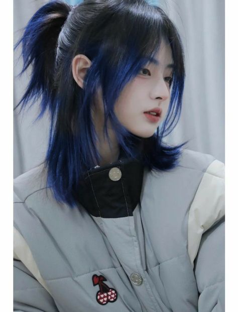 Tomboy Long Hair, Tomboy Hairstyles, Hair Color Underneath, Dyed Hair Inspiration, Hair Inspiration Short, Seni Dan Kraf, Pretty Hair Color, Dye My Hair, Anime Hair