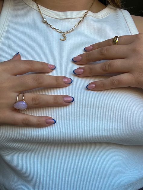 Winter French Tip Nails Oval, Neutral Nails With Blue Accent, Short Gel Nails Wedding Guest, Dark Blue Oval Acrylic Nails, Navy Blue Tips Nails French, Navy Blue Spring Nails, Navy Spring Nails, Navy Tip Nails, Spring Formal Nails