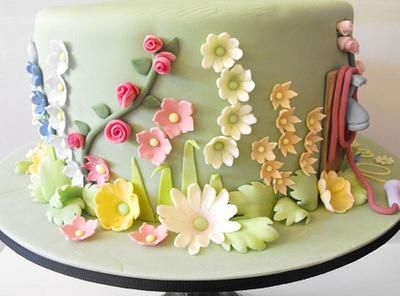 70th Birthday Cake with English Country Garden 60th Cake, Garden Birthday Cake, Fairy Garden Cake, Fairy Birthday Cake, Mum Flower, 10 Birthday Cake, 70th Birthday Cake, 80 Birthday Cake, Surprise Birthday Party