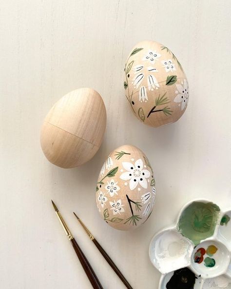 Brooklyn Swenson on Instagram: "Wooden Easter eggs from Russia. Hand painted by yours truly. These eggs are painted with the flowers and herbs used to anoint Christ’s body when he was buried. The egg is symbolic of the tomb. Thank you @katmitchellart for this amazing, meaningful idea." Brooklyn Swenson, Wooden Eggs Crafts, Shaving Cream Easter Eggs, Wooden Easter Eggs, Flower Snowflake, Rock Painting Flowers, Flowers For Valentines Day, Easter Egg Art, Eggs Flowers