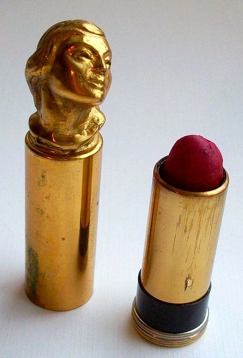 Vintage Makeup Vanities, Vintage Parfum, Gold Lipstick, Makeup Package, Lipstick Tube, Lipstick Case, Vintage Cosmetics, Vintage Makeup, Lipstick Holder