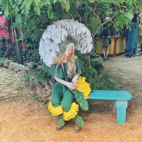 Dandelion 💚💛 . . . . . #renfaire #renfairecostume #cosplay #dandelion Dandelion Outfit, Dandelion Costume, Fair Costume, Ren Faire Costume, Costume Inspo, Head Piece, Cool Costumes, Costume Ideas, Headpiece