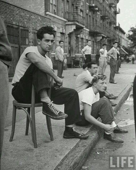 Brooklyn, NY, 1950's Public Enemies, Young Mens Fashion, American Teen, Vivian Maier, Old New York, Black And White Photograph, West Side Story, Foto Art, Vintage New York