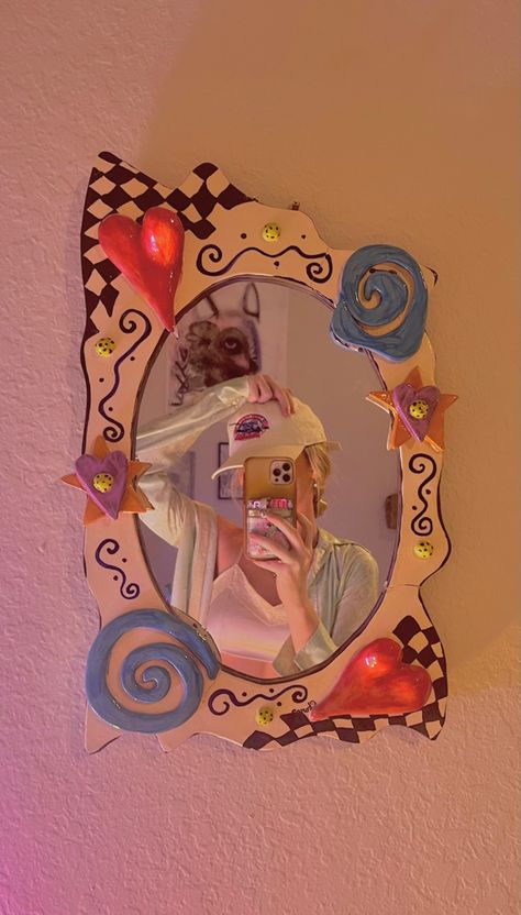 Dry Clay Mirror, Air Dry Clay Mirror, Creative Selfie Ideas, Selfie In Mirror, 80s Mirror, Sculptures Clay, Pic Inspo Instagram, Mirror Creative, Creative Home Decor Ideas