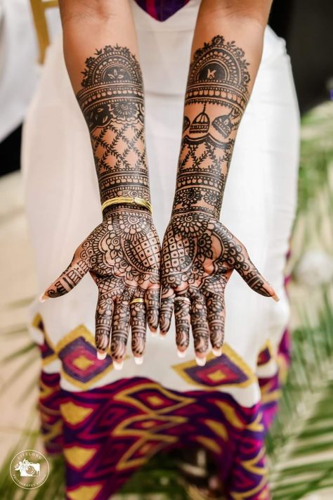 Henna ceremony for our Eritrean Wedding Henna Ceremony, Eritrean Wedding, Eritrean Dress, Ethiopian Wedding, Nigerian Culture, Ethiopian Traditional Dress, Icy Girl, Black Henna, Wedding Henna