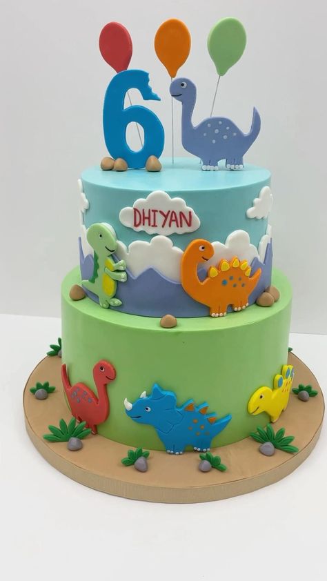 Dinosaur Cakes For Boys, Tort Hello Kitty, Dinasour Birthday, Kue Fondant, Dino Birthday Cake, Dino Cake, Baby First Birthday Cake, Fondant Cake Designs, Dinosaur Cake Toppers