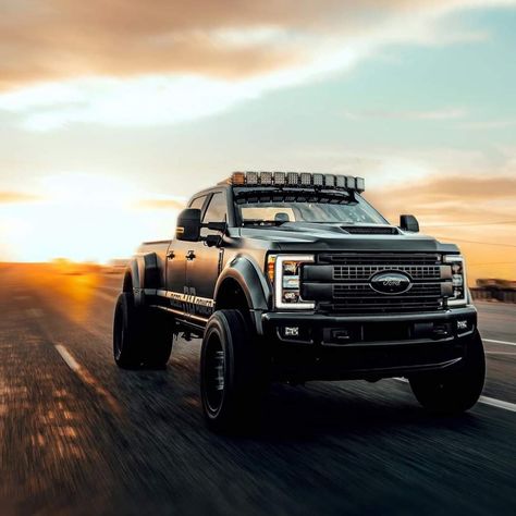 Big Ford Trucks, Rich Cars, Trucks Lifted Diesel, Dually Trucks, Future Trucks, Black Truck, Chevy Pickup Trucks, Old Pickup Trucks, Dream Trucks