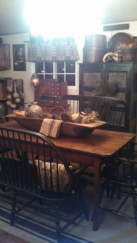 Love the large dough bowl Primitive Country Kitchen, Primitive Dining Room, Primitive Dining Rooms, Country Primitive Decor, Primative Decor, Country Dining Rooms, Primitive Homes, Prim Decor, Primitive Furniture