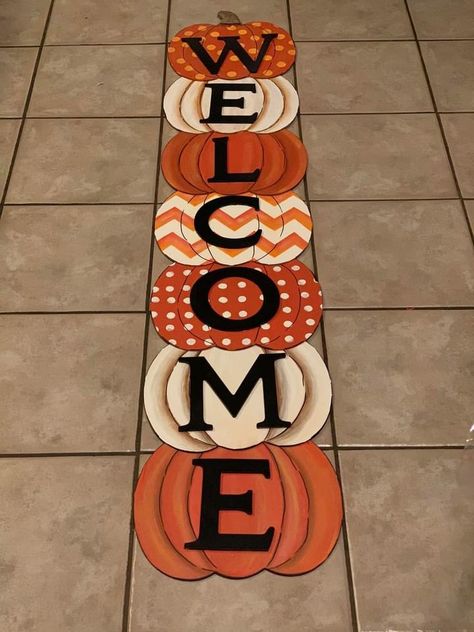 Diy Thanksgiving Porch Decorations, Diy Fall Decor With Cricut, Fall Decor Projects, Fall Wood Crafts Diy Pallet Projects, Halloween Wood Crafts Diy, Pumpkin Signs Wooden Painted, Diy Fall Wood Signs, Thanksgiving Diy Decorations, Diy Fall Signs