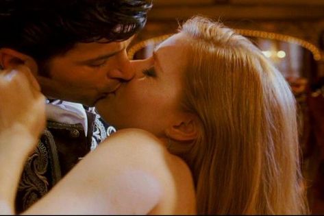 #Enchanted  Robert & Giselle Giselle And Robert, Enchanted Giselle, Enchanted Movie, Movie Kisses, Disney Live Action Movies, Disney Queens, Disney Enchanted, Who You Love, Live Action Movie