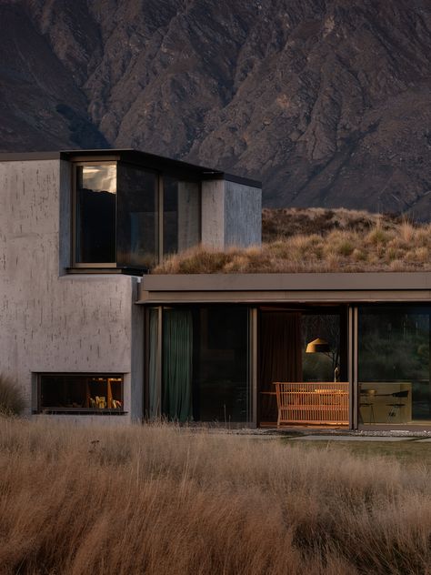 Renzo Piano, Alvar Aalto, Concrete Siding, New Zealand Houses, New Zealand South Island, Metal Siding, Hus Inspiration, Mountain Home, South Island