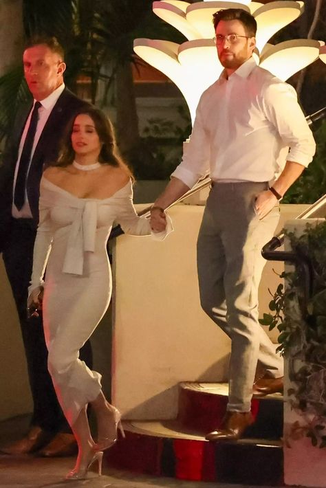 Chris Evans, Wife Alba Baptista Attend Pre-Oscars Party: Photo Alba Baptista, Christopher Evans, Regular People, Oscars Party, Age Difference, Elegant Couple, Classy Couple, Hold Hands, Naya Rivera