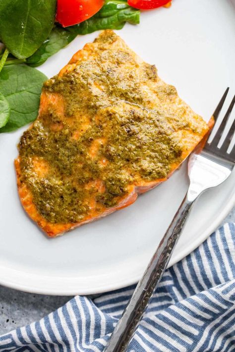 Air fryer pesto salmon is ready in less than 15 minutes! This quick and easy air fryer salmon recipe is flavorful and only uses 5 ingredients for a healthy and delicious lunch or dinner. Easy Air Fryer Salmon, Pesto Salmon Recipe, Mediterranean Diet Recipes Breakfast, Paleo Keto Recipes, Mediterranean Diet Recipes Dinners, Air Fryer Salmon, Salmon Spinach, Pesto Salmon, Salmon And Asparagus