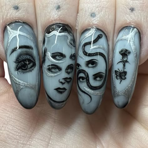 Nail Art Inspired By Paintings, Renesance Nails, Unique Hand Tattoos Creative, Nail Art Painting Design, Ouji Board Nails, Halloween 2023 Nails, Painted Nails Aesthetic, Nails Halloween Aesthetic, Weirdcore Nails