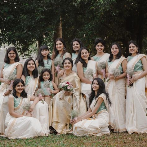 Kerala Wedding Bridesmaids, Wedding Guest Saree Look Kerala, Kerala Bridesmaid Dresses, Kerala Wedding Guest Outfit, Dress Code For Kerala Wedding, Christian Bridesmaid Dresses, Kerala Bridesmaid, South Indian Bridesmaids, Bridal Maid Dress