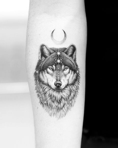 Bali Tattoo Fineline on Instagram: “Crescent moon and a sacred wolf. Have a good night ✨ . . . . . . . . . . #sacredgeometry #sacredwoman #sacredwolf #wolf #nativeamerican…” Wolf Face Tattoo, Wolf Paw Tattoos, Wolf And Moon Tattoo, Wolf Tattoos For Women, Geometric Wolf Tattoo, Bali Tattoo, Small Wolf Tattoo, Wolf Tattoos Men, Lion Tattoo Sleeves