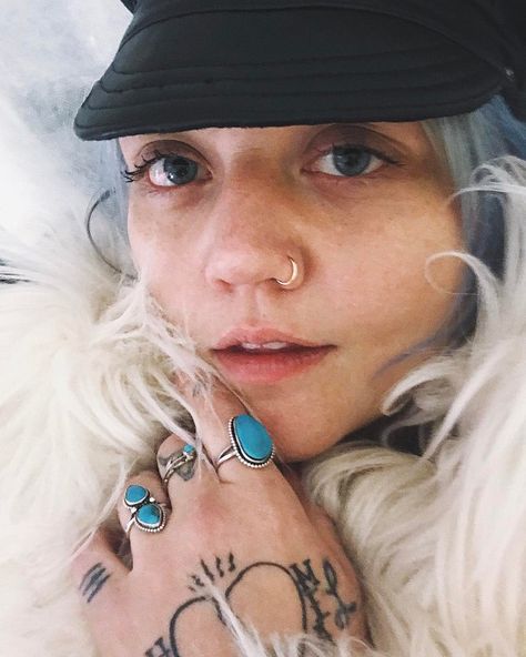 Elle King says she "skipped out" on her wedding to Andrew Ferguson this weekend Elle King Style, Elle King, Elle Ferguson, Free Woman, King Style, Capture Moments, King Fashion, Rock Chick, Hippie Look