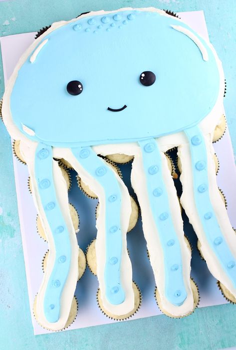 Jelly Fish Pull Apart Cake | cupcakesandconfetti.com Fish Bday Cake, Jelly Fish Cake Ideas, Jellyfish Birthday Cake, Jellyfish Cake, Jellyfish Party, Ocean Cupcakes, American Buttercream Recipe, Vanilla And Chocolate Cupcakes, Decorate Cake