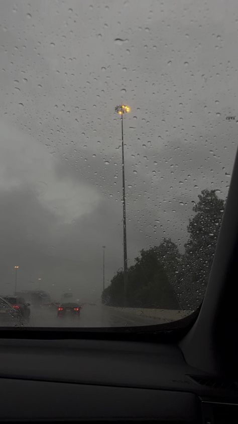 Aesthetic rain, rainy vibes, fall aesthetic, driving, rain drive, gray sky, sky pics, videos In Rain Aesthetic, Rain Drive, Driving In Rain, Aesthetic Driving, Rainy Vibes, Aesthetic Rain, Rain Aesthetic, Morning Rain, Gray Sky