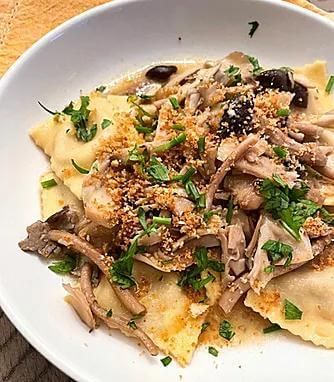 Short Rib Ravioli in a Brown Butter Mushroom Sauce Brown Butter Mushroom Sauce, Short Rib Ravioli Sauce, Ravioli Cream Sauce, Mushroom Ravioli Sauce, Short Rib Ravioli, Vegetable Pasta Bake, Ravioli Sauce, Pesto Recipes, Cream Sauce Pasta