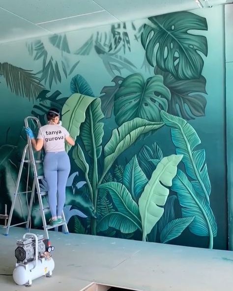 At art show on Instagram: "Incredible murals!! Credits: @tanya_gurova Follow us @art.slots for more beautiful content! No © Copyright infringement intended! 🙏🏼DM us to fix any issues!" Tropical Mural Wall Art, 3d Mural, 3d Mural Art Ideas, Mural Art Ideas, Plant Wall Mural Painting, Tropical Mural Painting Outdoor, Tropical Plants Wall Painting, Graffiti Nature Murals, Mud Plaster