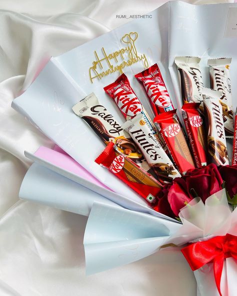 Chocolate bouquet 😍 #rumi#rumiaesthetic #shiroor#shiroorcreation #frame #gift#explore #viral#trending#giftidea#nancy #chocolate #chocolatebouquet Chocolate Bouquet Aesthetic, Basket Hampers, Gift Hamper Ideas, Chocolate Bouquet Diy, Luxury Flower Bouquets, Diy Best Friend Gifts, Chocolate Hampers, Chocolate Gifts Basket, Diy Birthday Gifts For Friends