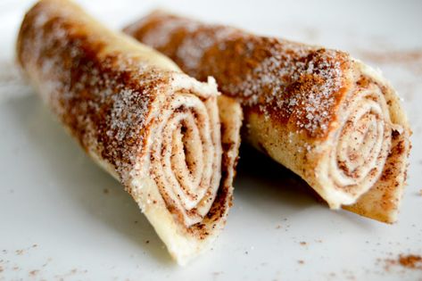 Cinnamon Sugar Tortilla Roll Ups Recipe - The DIY Lighthouse Snack Meals, Cinnamon Sugar Tortilla, Tortilla Dessert, Perfect Snacks, Easy Desert, Cinnamon Recipe, Cinnamon Sugar Tortillas, Tortilla Recipes, Diy Lighthouse