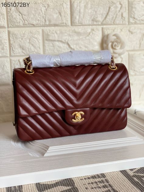 Chanel CC woman classic flap CF2.55 chain shoulder bag burgundy chevron bags Chanel Chevron Bag, Chanel Boy Bag Outfit, Chanel Handbags Red, Chanel Handbags Collection, Chanel Bag Outfit, Handbags Australia, Chanel Handbags Classic, Chanel Reissue, Luxe Handbags