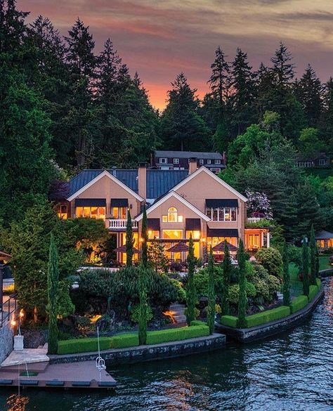 Lake Oswego Oregon, Lake Oswego, Lakefront Homes, Luxury Homes Dream Houses, Waterfront Homes, Water Views, House And Home Magazine, Backyard Decor, Backyard Pool