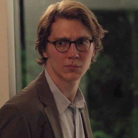 Paul Dano With Glasses, Paul Dano Glasses, Paul Dano Ruby Sparks, Actors With Glasses, Paul Dano Pfp, Nerdy Actors, Nerd Guy, Paul Dano Riddler, Nerdy Men