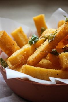 Polenta chips, gluten free sides, the life harvest, food blog, gluten free appetizers, polenta, fried polenta, crispy chips, crispy polenta Polenta Chips, Polenta Frita, Rice Sides, Polenta Fries, How To Cook Polenta, Crispy Chips, Polenta Recipes, Gluten Free Sides, Gluten Free Appetizers