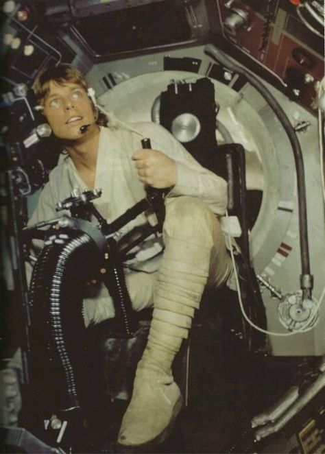 A New Hope:  A scene of Luke Skywalker in the Millennium Falcon while shooting at Tie fighters attacking them. Alec Guinness, Star Wars Cast, Club Video, Star Wars Luke, Star Wars 1977, May The 4th Be With You, Original Trilogy, Mark Hamill, Millennium Falcon