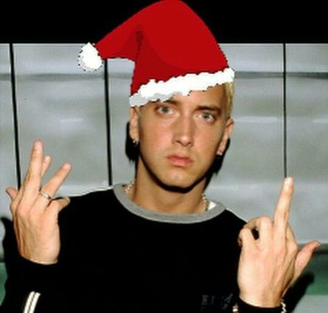 Eminem Christmas Pfp, Eminem Pfps, Eminem Christmas, Eminem Icon, Pfps Christmas, Things To Send Friends, Eminem D12, Funny Things To Send, Marshal Mathers