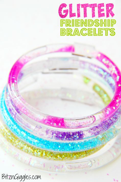 Glitter Friendship Bracelets - A full step-by-step tutorial for making your own colorful, glittery, water-filled bracelets that we all loved from the 80's! #LittleCharmers #CG @spin_master Inside Activities, Glitter Crafts Diy, Water Bracelet, Burlap Projects, Kids Camp, Tube Bracelet, Little Charmers, Burlap Curtains, Window Seats