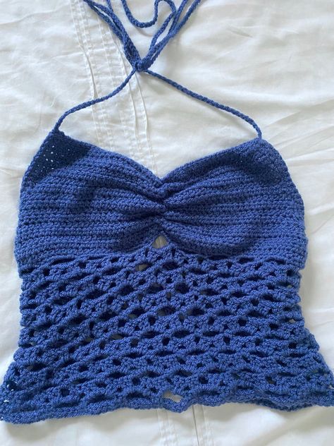 Mode Crochet, Bandeau Tops, Crochet Summer Tops, Crochet Halter, Crochet Fashion Patterns, Crochet Halter Tops, Creation Couture, Crochet Stitches Tutorial, Halter Tops