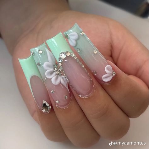 Nails Art Simple, Nail Art 2022, Design Nails Art, Nail Art Aesthetic, Maroon Nail, Nail Art 2023, Nail Art For Short Nails, Art For Short Nails, Quince Nails