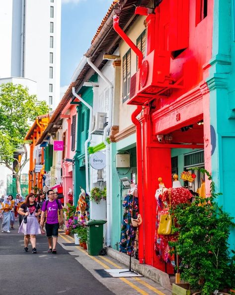 Kampong Glam, Sultan Mosque, Holiday In Singapore, Things To Do In Singapore, Ancient Greek Architecture, Swedish Style, Singapore Travel, Grand Mosque, Carpet Shops