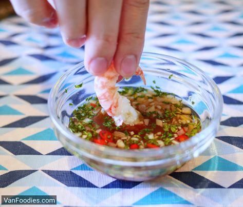 Prawn Sauce, Seafood Dipping Sauce, Pork Jowl, Seafood Sauce Recipe, Thai Dipping Sauce, Thai Fish Cakes, Spot Prawns, Easy Dipping Sauce, Relish Sauce