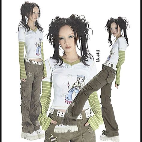 Japanese Fashion Women, 2000s Japanese Fashion, 2000s Outfits, Funky Outfits, Other Outfits, Pose Reference Photo, Harajuku Fashion, Edgy Outfits, 2000s Fashion