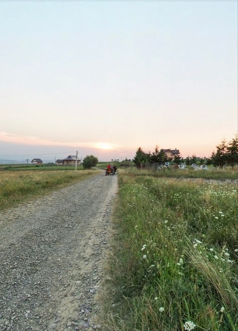 This is the countryside in Romania in which my father grew up in. I’ve never had the pleasure of seeing it myself but one day it might become my dream come true. Romania Countryside, Poland Countryside, Romania Aesthetic, Balkan Summer, Balkan Aesthetic, Tiktok Ideas, Chill Vibes, Romanticizing Life, My Dream Came True