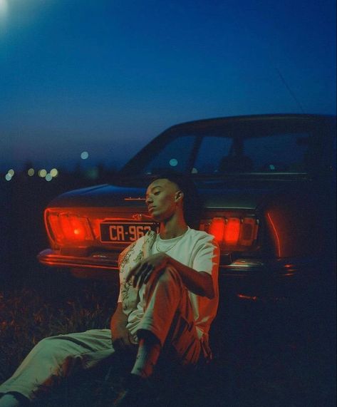 Night Photography Portrait, Car At Night, Car Poses, Night Film, Night Portrait, Portrait Photography Men, Cinematic Lighting, Make Up Videos, Creative Photoshoot Ideas