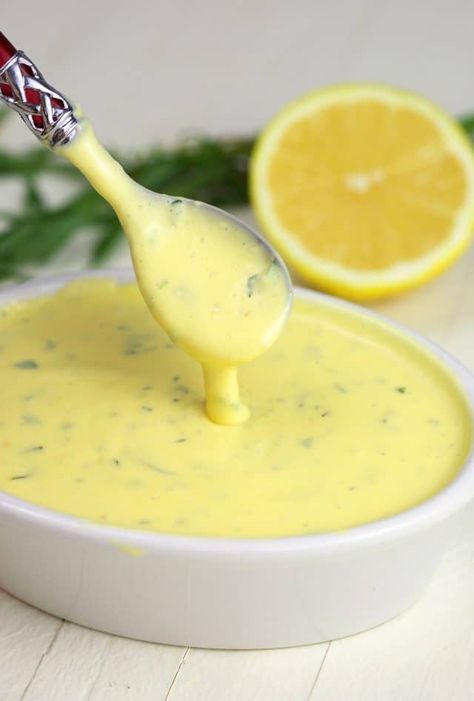 Make Ahead Bernaise Sauce, Bernaise Sauce Easy Blender, Easy Bernaise, Bernese Sauce, Bernaise Sauce Recipe, Steak Sauce Easy, Bearnaise Sauce Recipe, Pan Seared Filet Mignon, Bernaise Sauce