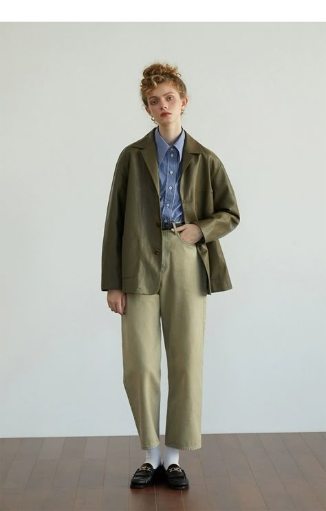 Minimalist Style Midsize, Nonbinary Professional Fashion, Nonbinary Office Fashion, Queer Office Fashion, Amab Nonbinary Fashion, Casual Androgynous Outfits, Masculine Style For Women, Queer Outfits Women, Queer Business Casual