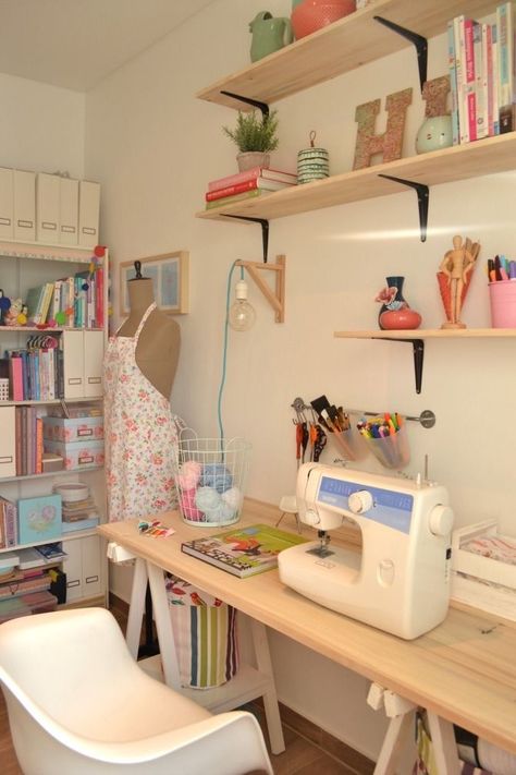 Sew Room Ideas, Sewing Bedroom Ideas, Craft Room Aesthetic, Cute Craft Room, Sewing Room Ideas, Sewing Aesthetic, Sew Ideas, Sewing Room Inspiration, Sewing Spaces