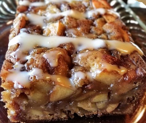 Country Apple Fritter Bread – Chloe foods Country Apple Fritter Bread, Apple Fritters Bread Recipe, Apple Fritter Cake, Apple Pie Bread, Apple Fritter Bread, Apple Fritter, Apple Dessert Recipes, Apple Bread, Small Desserts