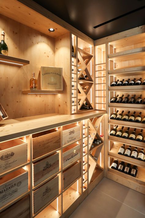 Cave Wine Cellar, Wine Space Ideas, Wine House Design, Wine Cave Design, Cave Vin, Wine Cellar Ideas, Under Stairs Wine Cellar, Cave A Vin, Wine Shop Interior