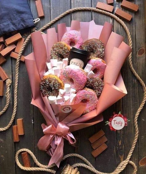 Gifts For Boyfriend To Buy, Christmas Gifts Diy Homemade, Food Bouquet, Christmas Gifts Ideas, Inexpensive Christmas Gifts, Inexpensive Christmas, Teen Christmas Gifts, Christmas Gifts For Teen Girls